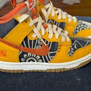 Nike DUNKS “SOMOS FAMILIA”
